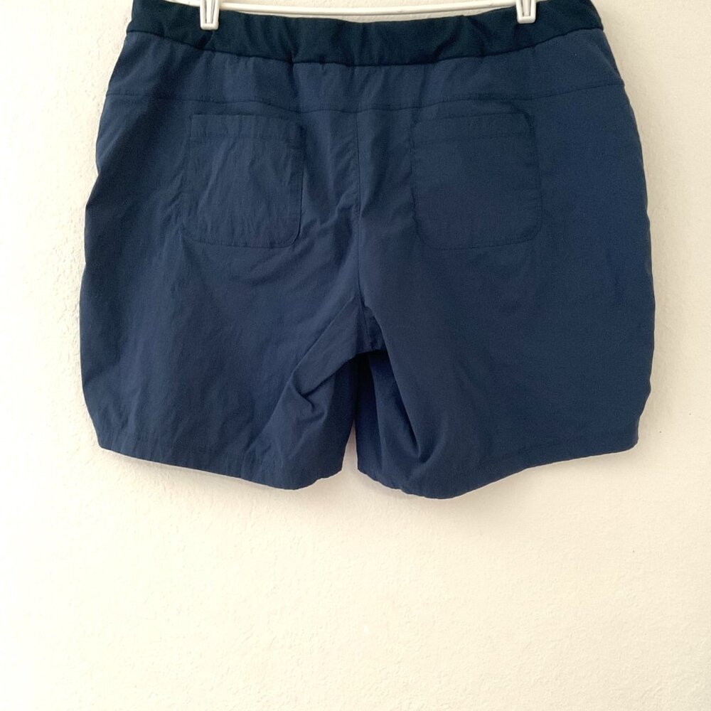 ACTIVE LIFE BLUE STRETCH COMFORT WAIST SHORTS PLUS - Picture 2 of 8